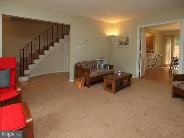 5941 Minutemen Road, Unit 256 Springfield, VA 22152 - Photo 30 of 30 Living Room