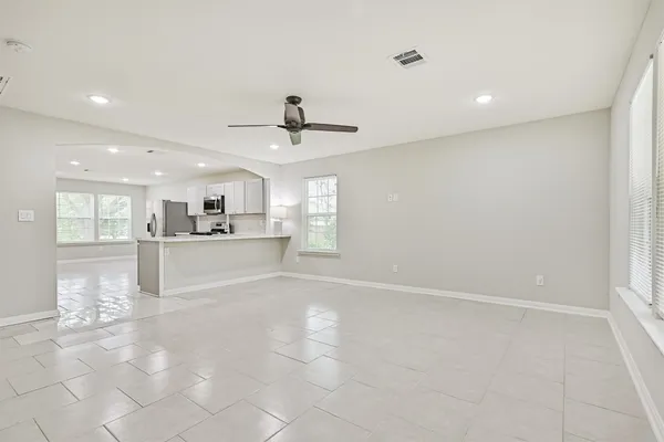 $1,900 | 10633 Flaxman Street, Jacinto City, TX 77029