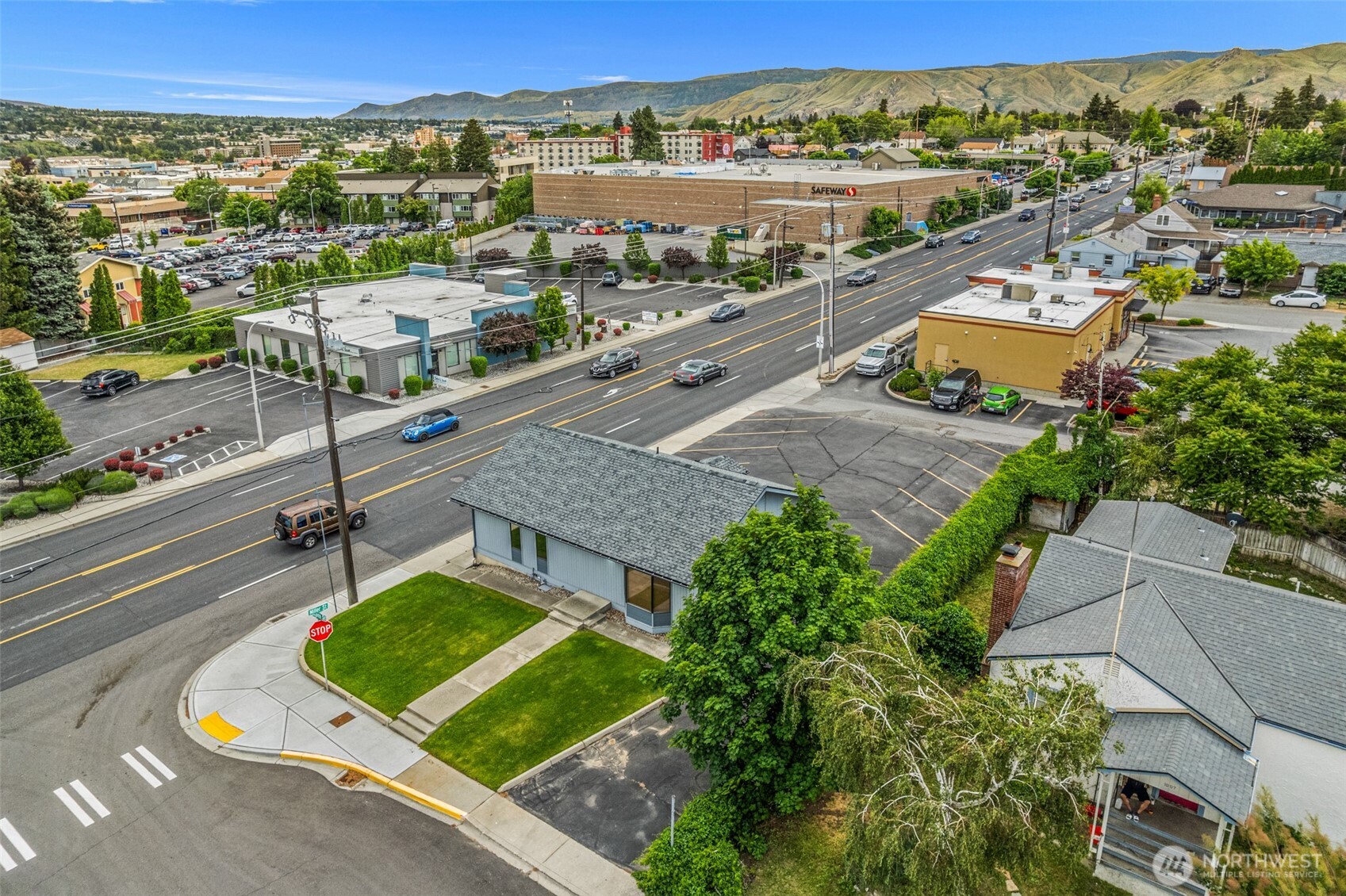 710 North Miller Street Wenatchee, WA 98801 - Photo 7 of 33 an aerial view of a city