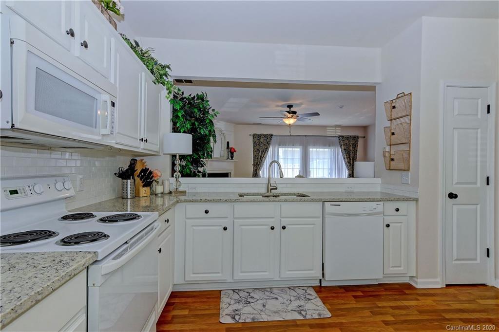6742 Rothchild Drive Charlotte, NC 28270 - Photo 8 of 38