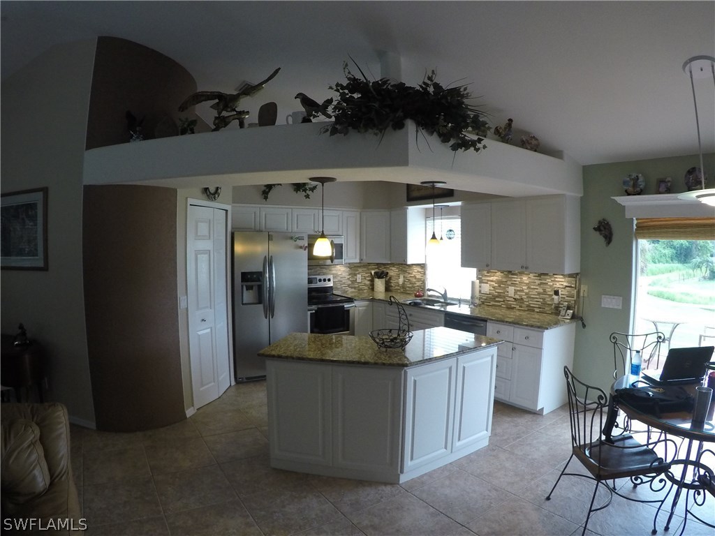 4733 Orange River Loop Road Fort Myers, FL 33905 - Photo 5 of 25 Gallery Image 5