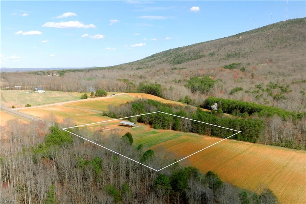 2 Old Mill Road Pinnacle, NC 27043 - Photo 2 of 20
