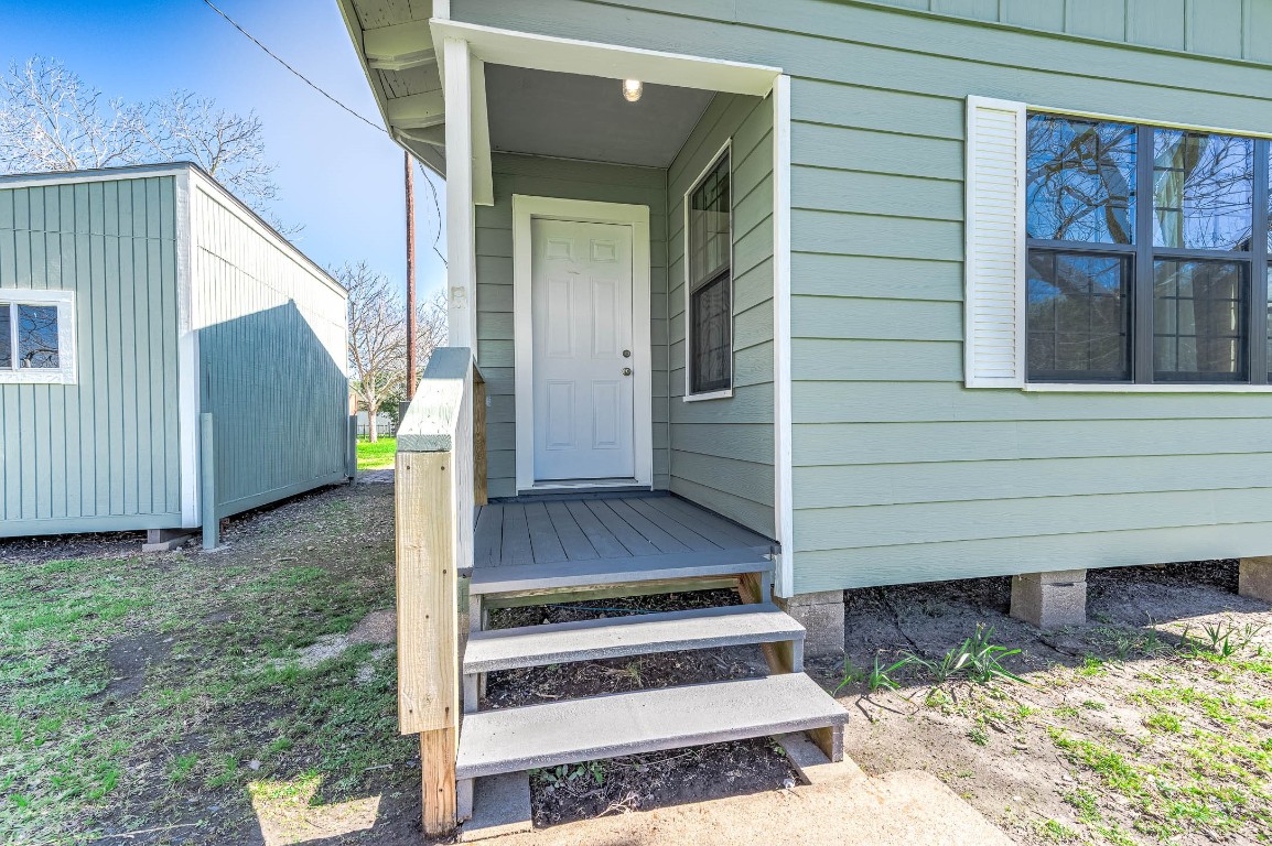 2474 Gates Road Alvin, TX 77511 - Photo 11 of 37 FRONT ENTRANCE TO HOME