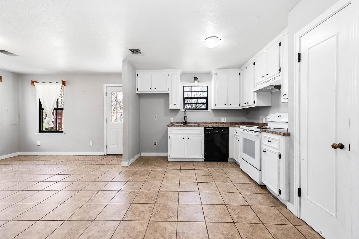 2474 Gates Road Alvin, TX 77511 - Photo 16 of 37 KITCHEN AREA WITH DISHWASHER, ELECTRIC STOVE