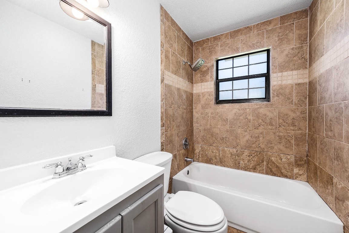 2474 Gates Road Alvin, TX 77511 - Photo 22 of 37 BATH IN HALL FOR EASY ACCESS TUB/SHOWER COMBO