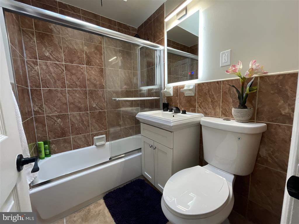 7652 Gilbert Street Philadelphia, PA 19150 - Photo 5 of 6 Gallery Image 5