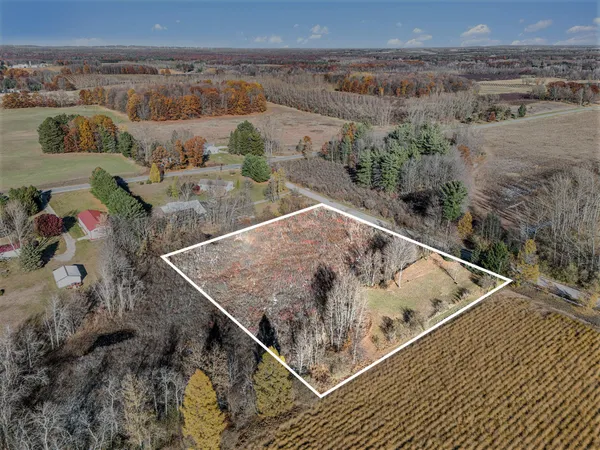 $75,000 | 2707 North 48th Avenue, Mears, MI 49436