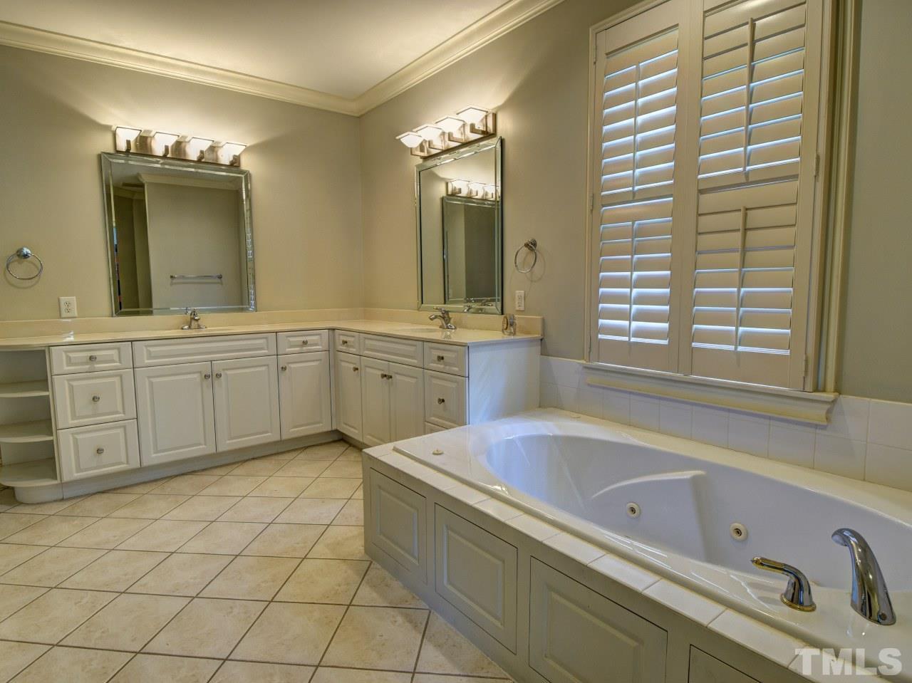 302 Marlowe Road Raleigh, NC 27609 - Photo 16 of 25 2nd level master BR bath