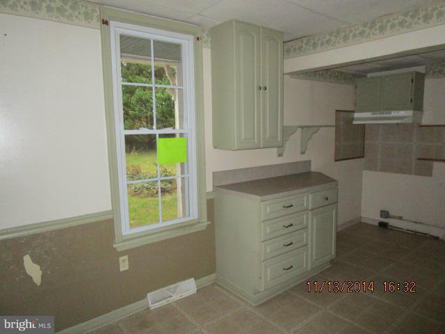 16496 Spielman Road Williamsport, MD 21795 - Photo 5 of 15 Kitchen