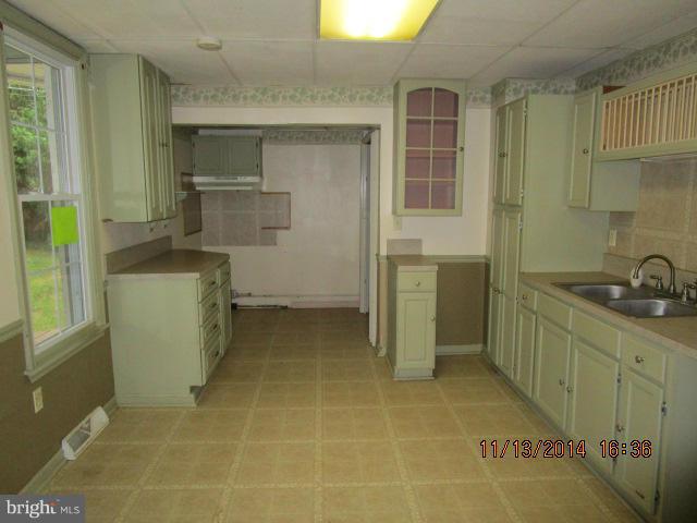 16496 Spielman Road Williamsport, MD 21795 - Photo 6 of 15 Kitchen
