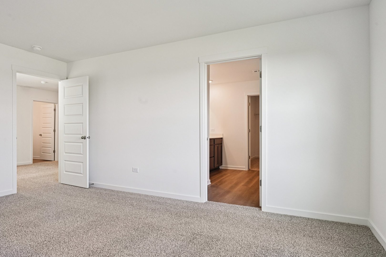 6722 Applegate Drive Plainfield, IL 60586 - Photo 28 of 45 an empty room with closet area