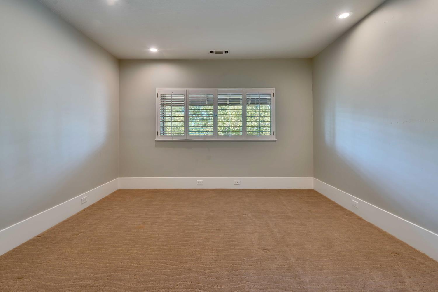 7529 Pineridge Road Fair Oaks, CA 95628 - Photo 26 of 62 an empty room with a window