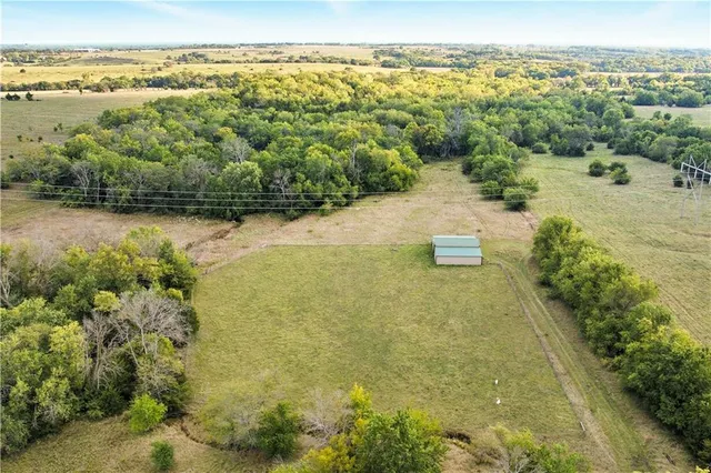 $349,950 | 1369 North 550 Road, Baldwin City, KS 66006