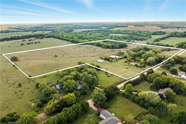 $349,950 | 1369 North 550 Road, Baldwin City, KS 66006