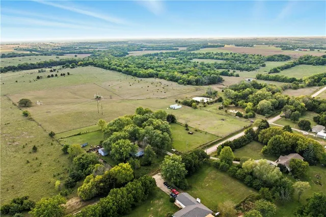 $349,950 | 1369 North 550 Road, Baldwin City, KS 66006