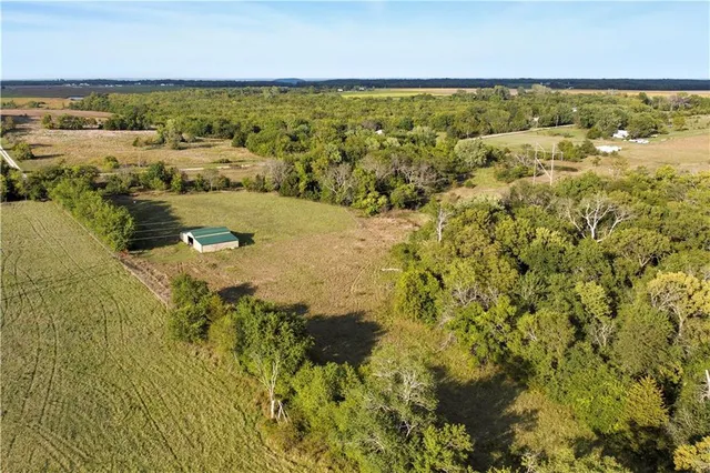 $349,950 | 1369 North 550 Road, Baldwin City, KS 66006