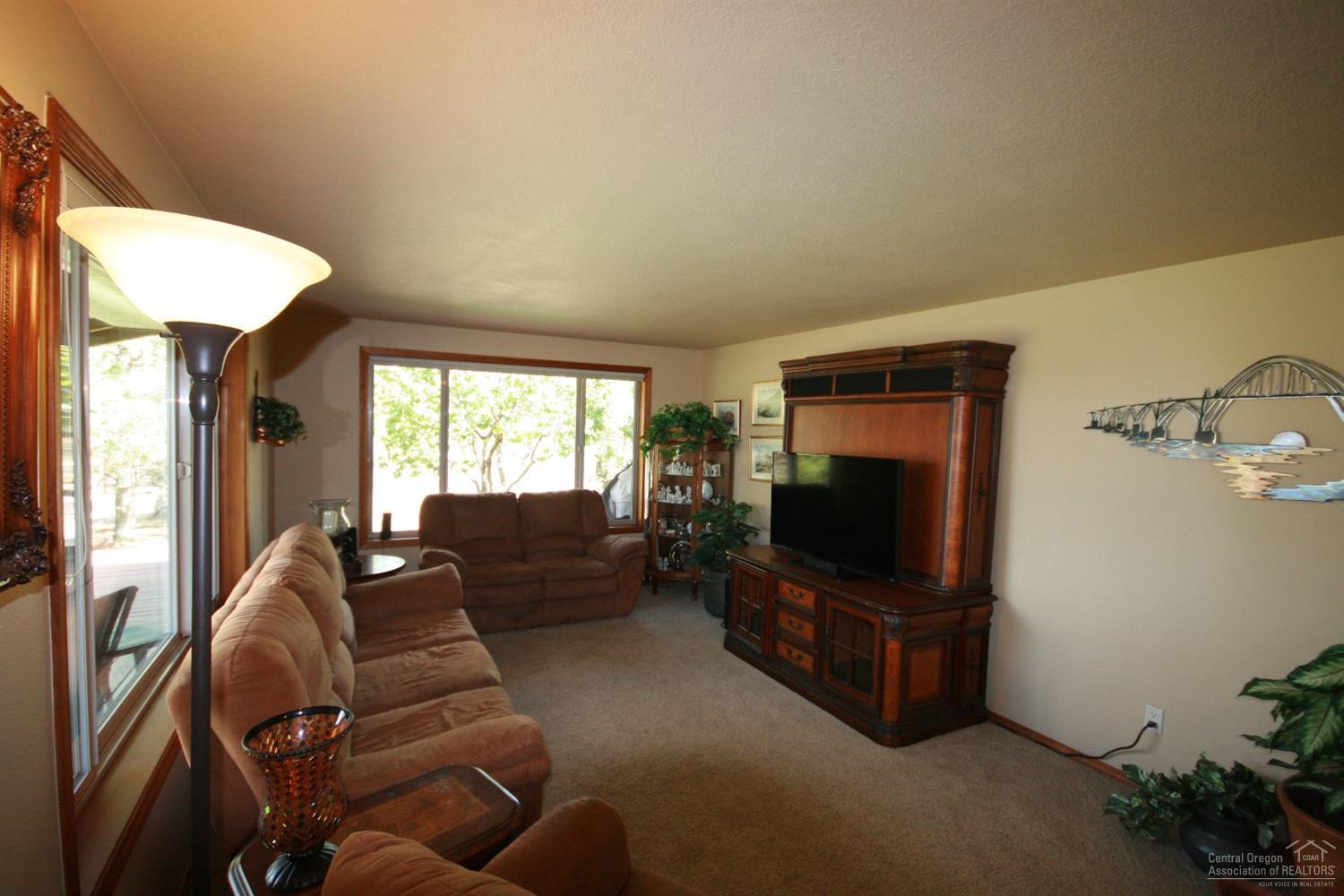 2019 Southeast Dussault Road Madras, OR 97741 - Photo 6 of 11 Additional Photo