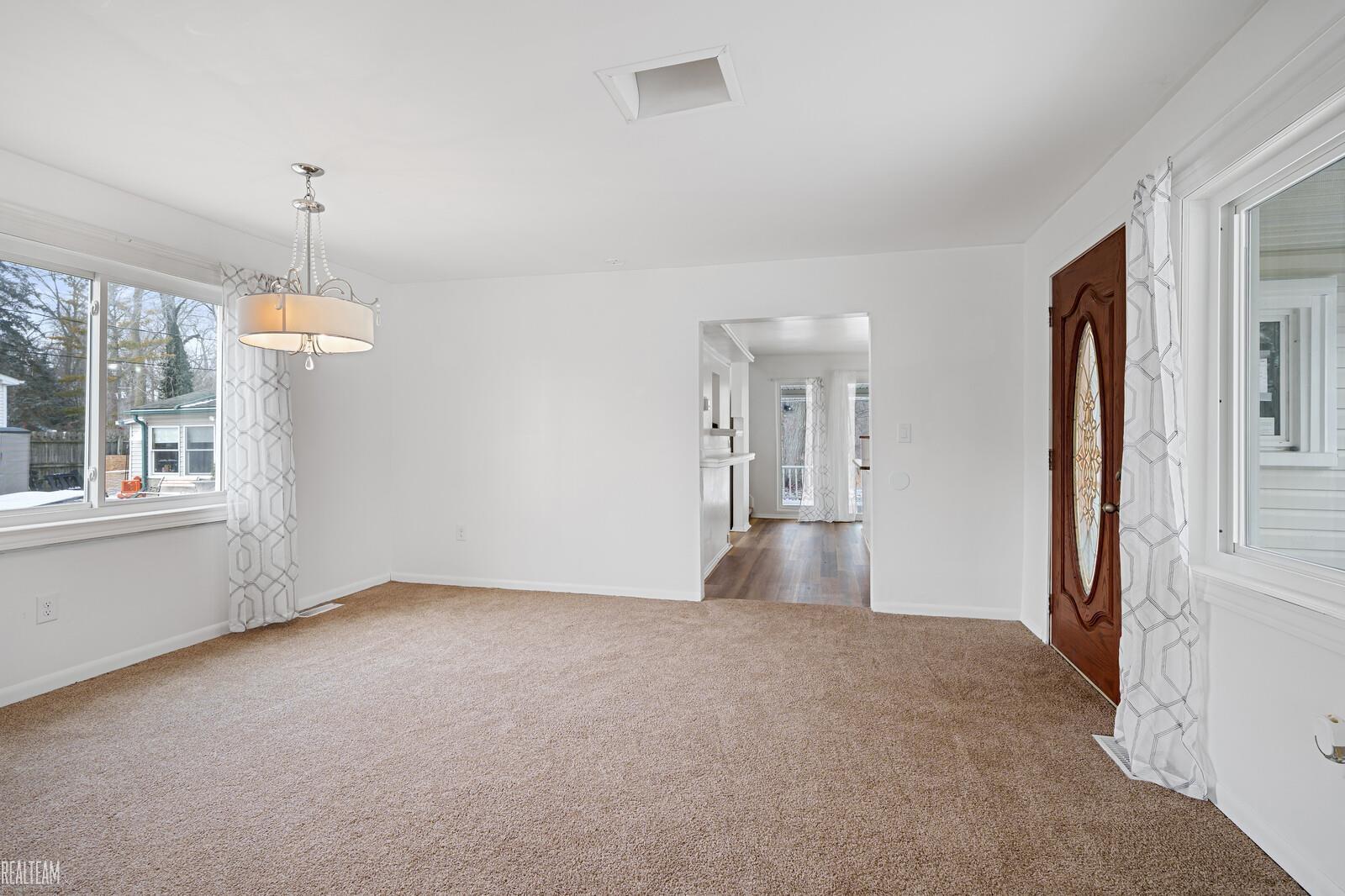 260 Riverside Drive Mount Clemens, MI 48043 - Photo 11 of 27 Gallery Image 11