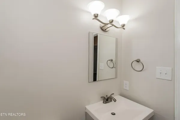 $1,945 | 5821 Whisper Wood Road, Knoxville, TN 37918