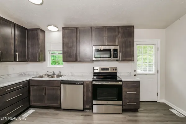 $1,945 | 5821 Whisper Wood Road, Knoxville, TN 37918