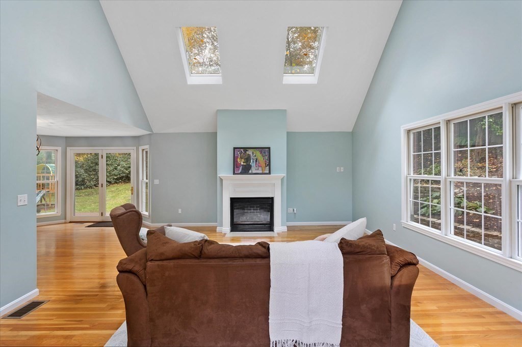 137 Nashaway Road Bolton, MA 01740 - Photo 7 of 35 Gallery Image 7