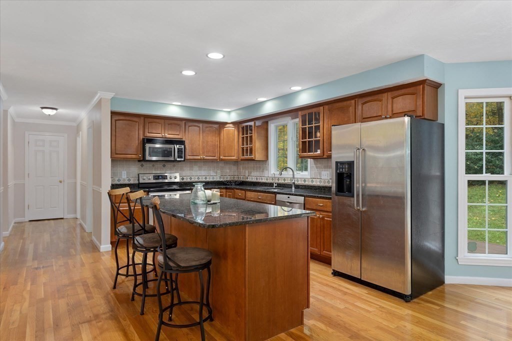 137 Nashaway Road Bolton, MA 01740 - Photo 9 of 35 Gallery Image 9