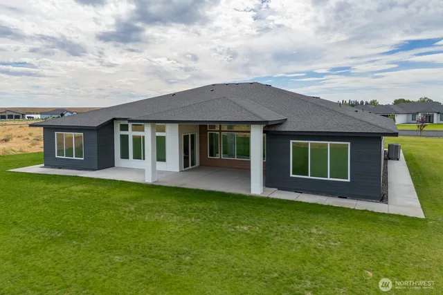 $1,149,950 | 6773 Road E Northeast, Moses Lake, WA 98837