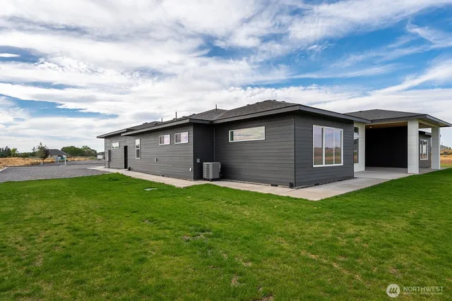 $1,149,950 | 6773 Road E Northeast, Moses Lake, WA 98837
