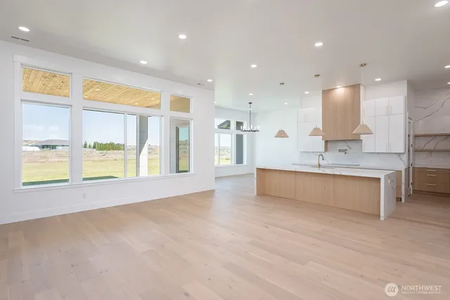 $1,149,950 | 6773 Road E Northeast, Moses Lake, WA 98837