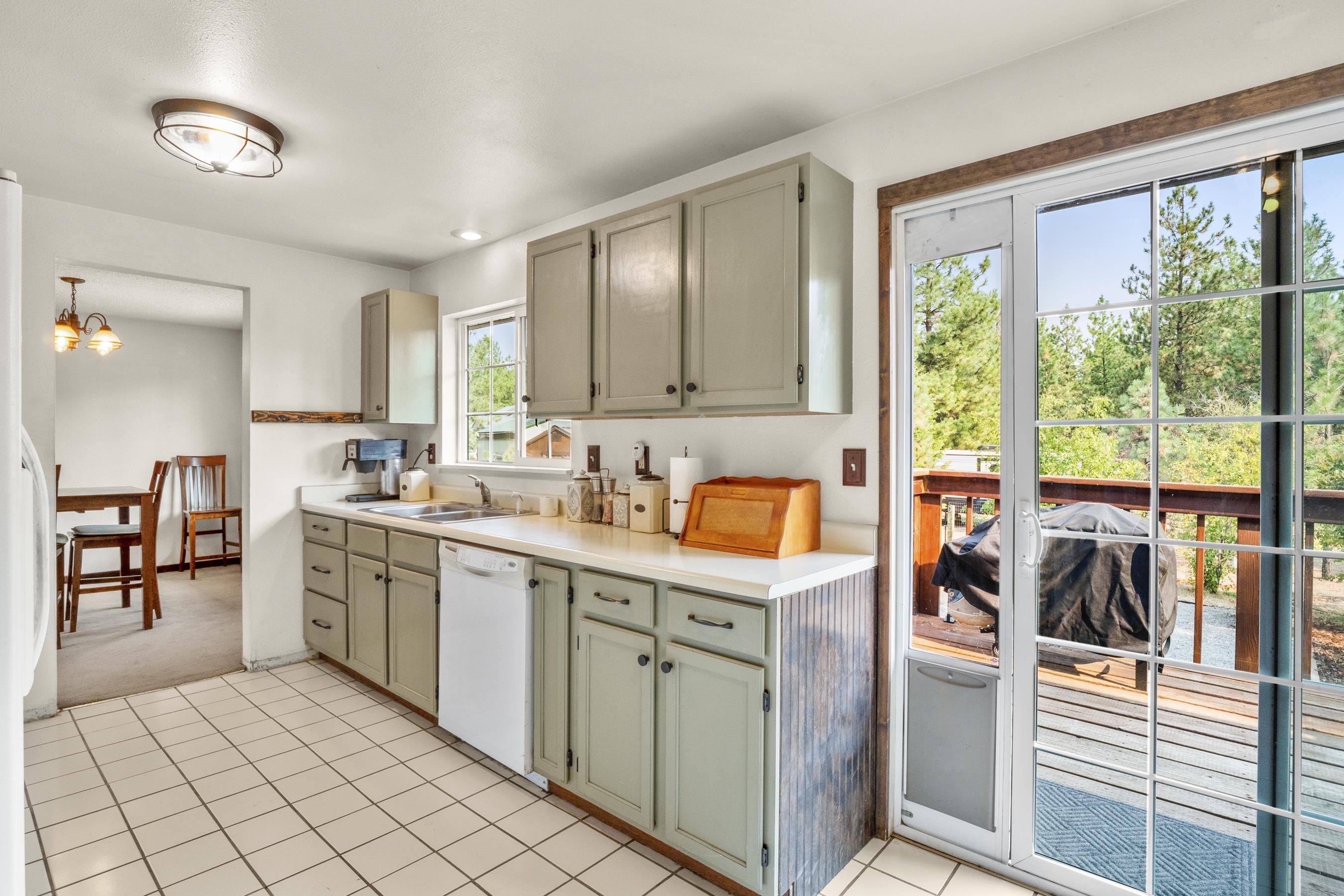8408 West White Road Cheney, WA 99004 - Photo 22 of 49