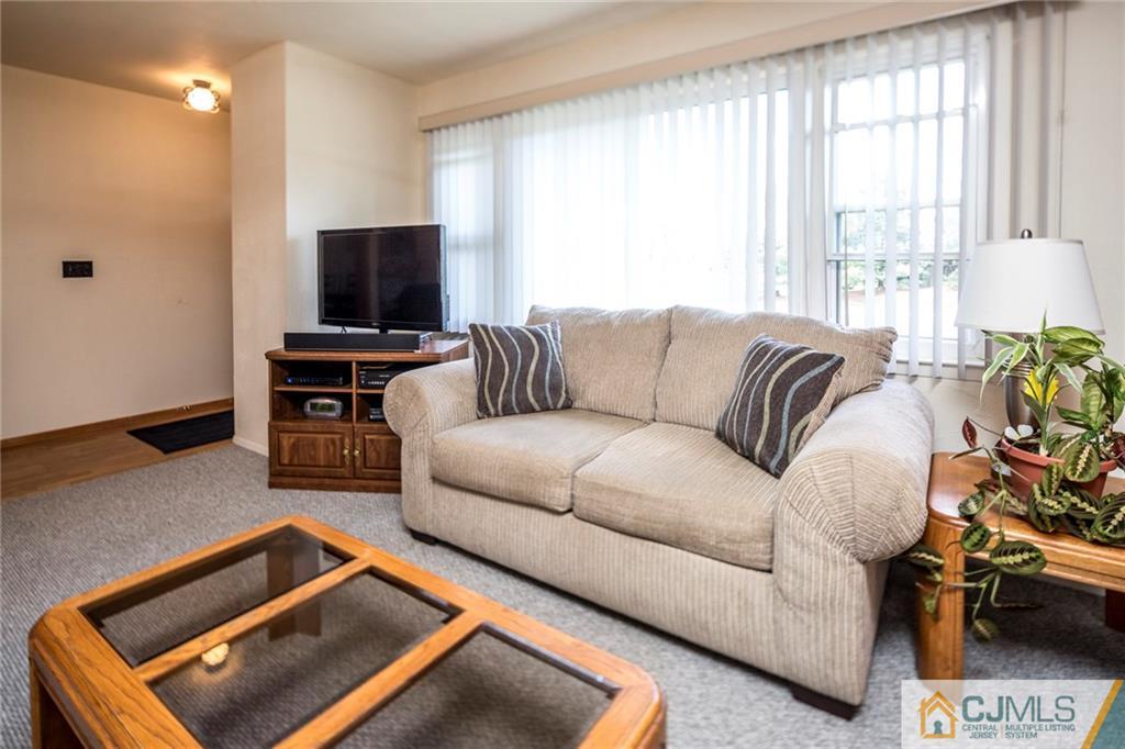 309 Amboy Road Old Bridge, NJ 07747 - Photo 5 of 25 Gallery Image 5