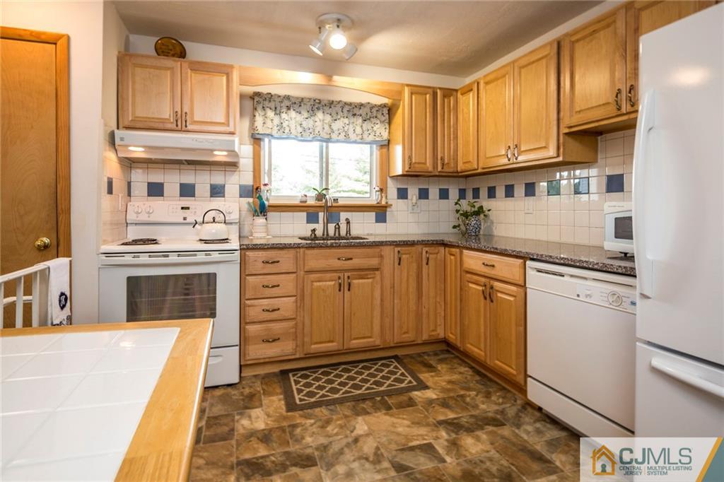 309 Amboy Road Old Bridge, NJ 07747 - Photo 6 of 25 Gallery Image 6