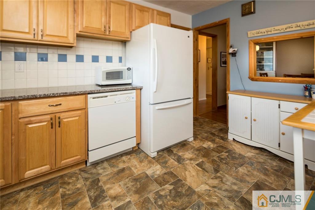 309 Amboy Road Old Bridge, NJ 07747 - Photo 8 of 25 Gallery Image 8