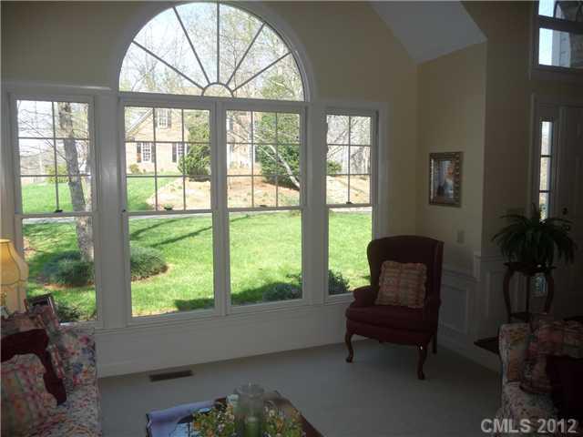 5000 Ridgetop Trail Charlotte, NC 28215 - Photo 2 of 16 Gallery Image 2