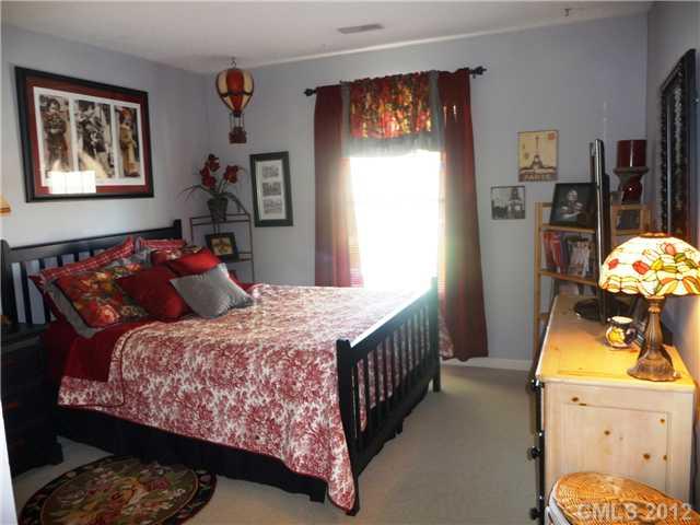 5000 Ridgetop Trail Charlotte, NC 28215 - Photo 13 of 16 Gallery Image 13