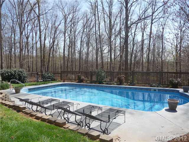 5000 Ridgetop Trail Charlotte, NC 28215 - Photo 15 of 16 Gallery Image 15