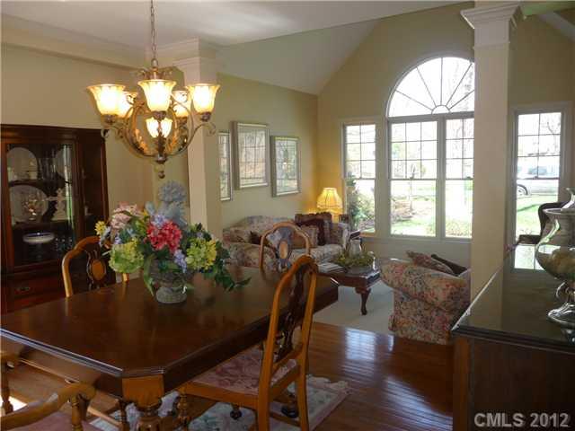 5000 Ridgetop Trail Charlotte, NC 28215 - Photo 3 of 16 Gallery Image 3