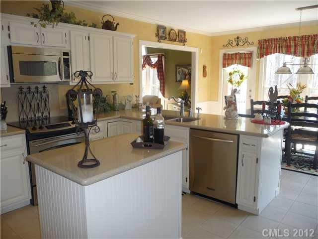 5000 Ridgetop Trail Charlotte, NC 28215 - Photo 7 of 16 Gallery Image 7