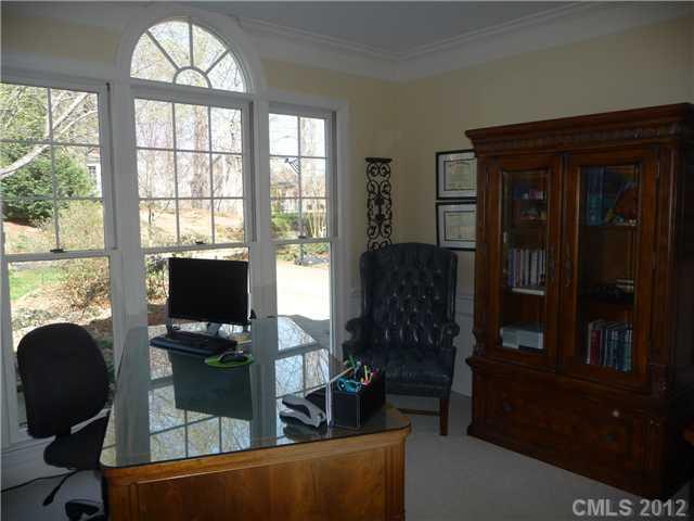 5000 Ridgetop Trail Charlotte, NC 28215 - Photo 9 of 16 Gallery Image 9