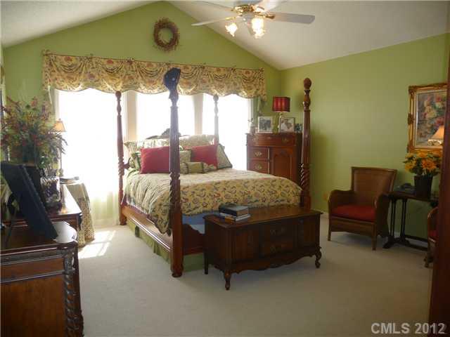 5000 Ridgetop Trail Charlotte, NC 28215 - Photo 10 of 16 Gallery Image 10