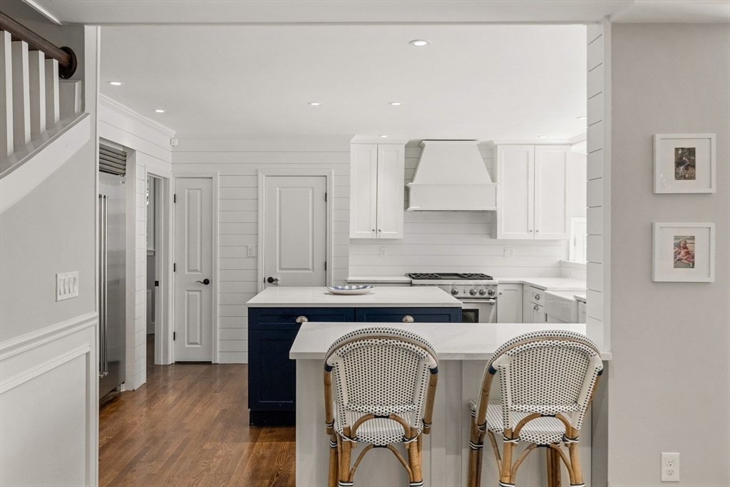 53 Windsor Road Wellesley, MA 02481 - Photo 12 of 42