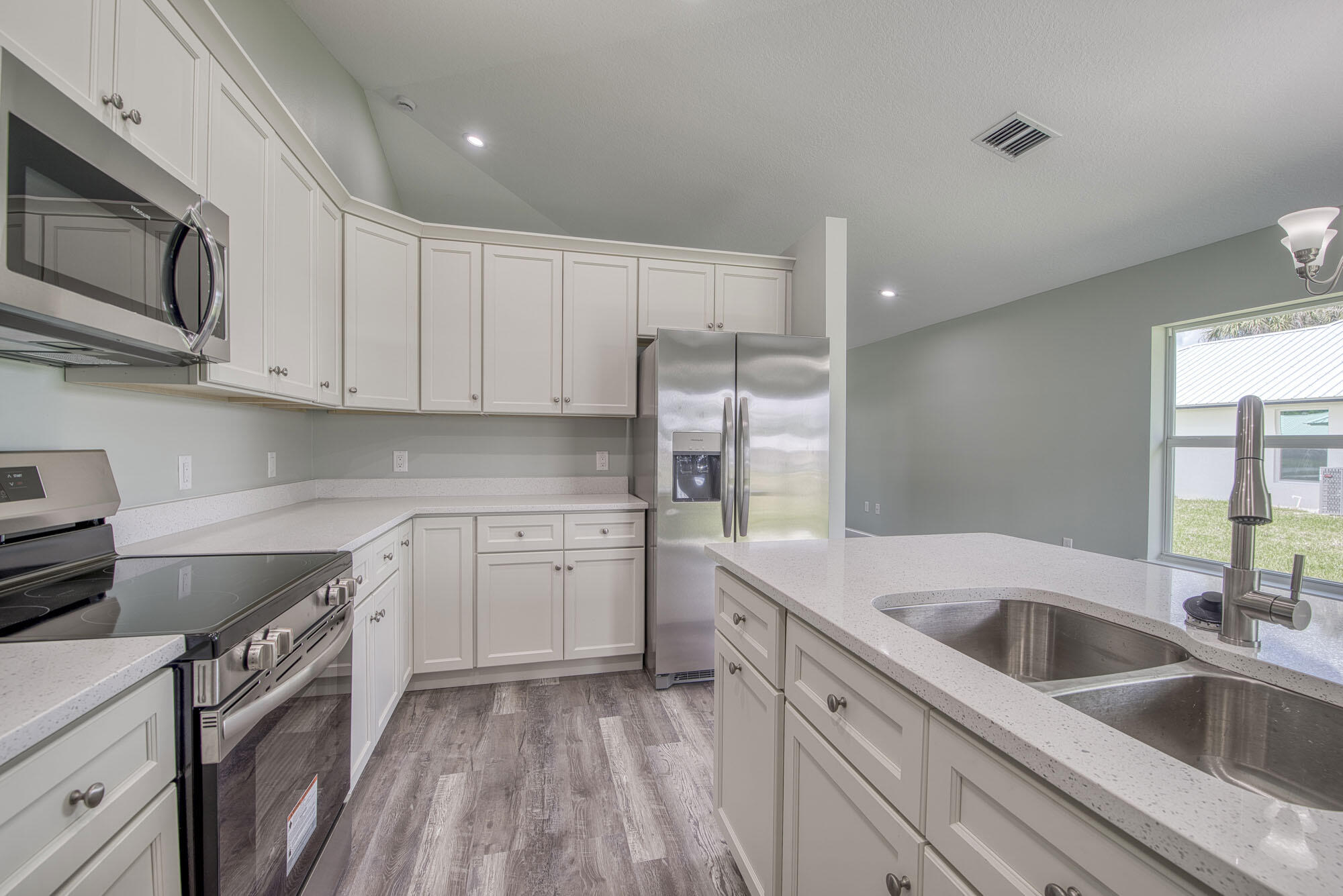 5103 Southeast 43rd Trace Okeechobee, FL 34974 - Photo 11 of 24 _IMG8354_HDR