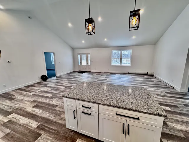 $474,900 | 7 Hardwood Lane, Oakland, ME 04963
