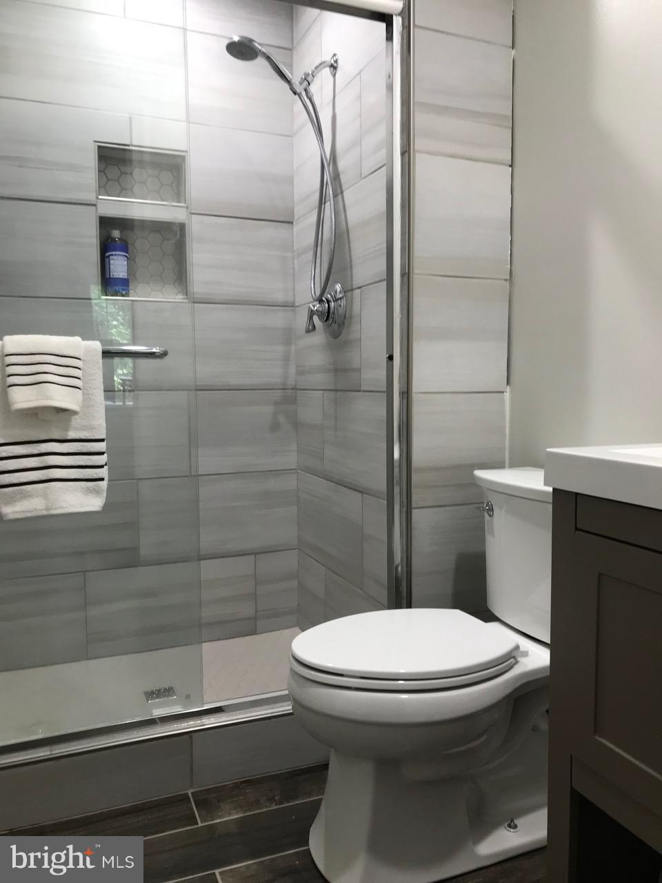 4836 King Solomon Drive Annandale, VA 22003 - Photo 12 of 21 Bath (Master)