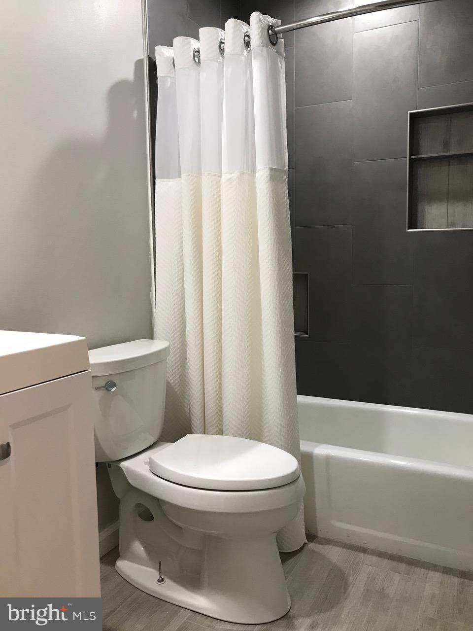 4836 King Solomon Drive Annandale, VA 22003 - Photo 16 of 21 Bath