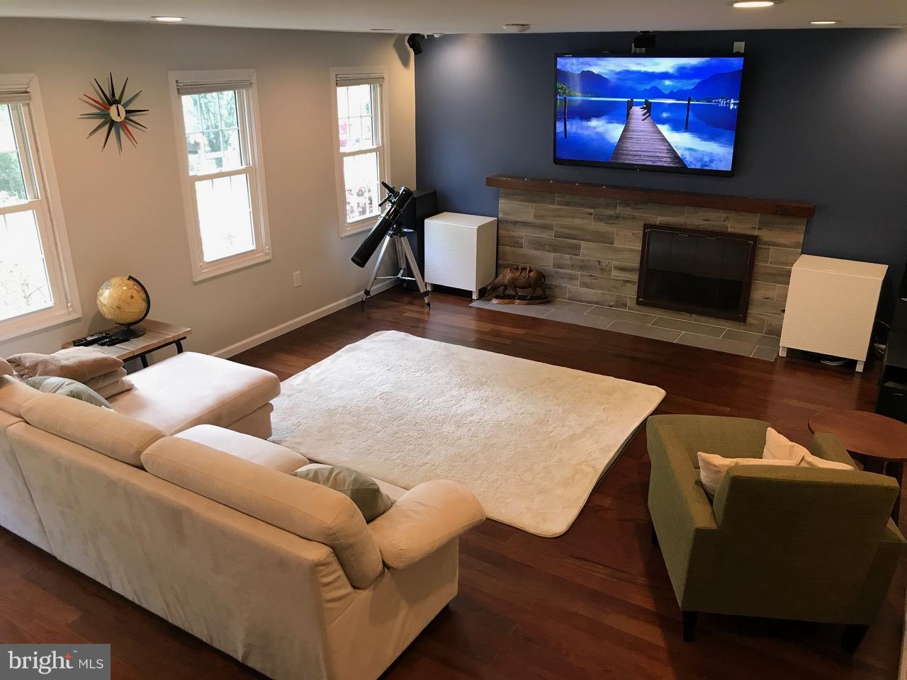 4836 King Solomon Drive Annandale, VA 22003 - Photo 8 of 21 Family Room