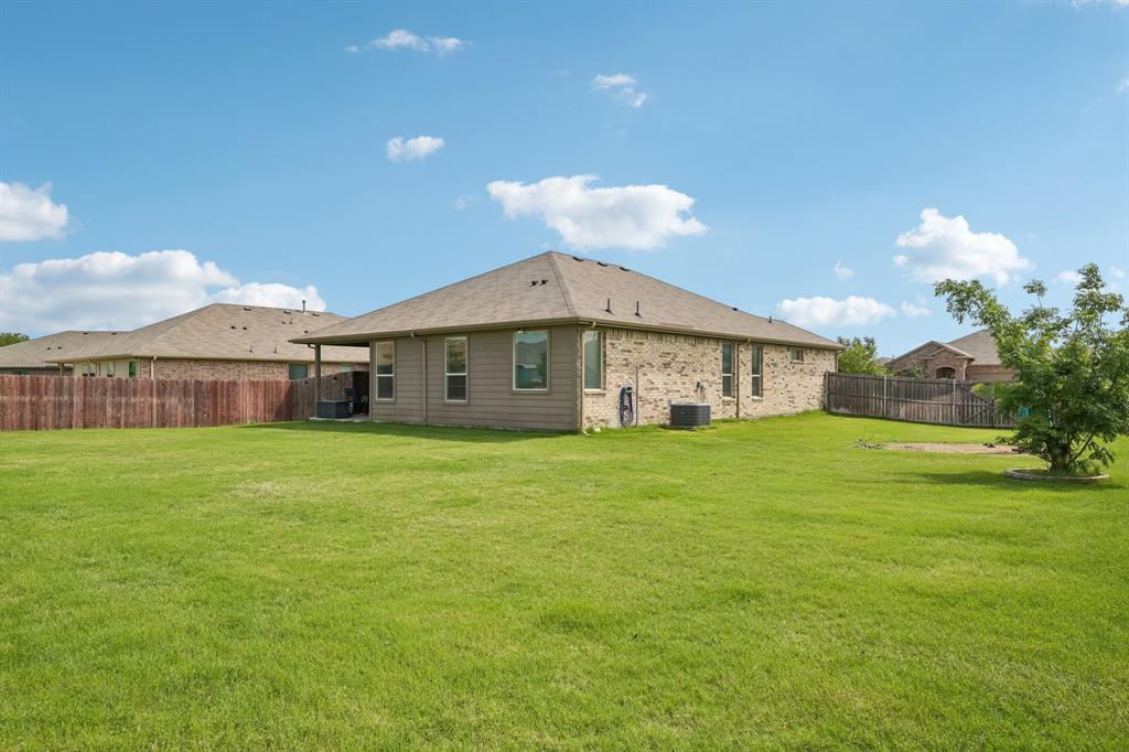 439 Helm Lane Azle, TX 76020 - Photo 36 of 40
