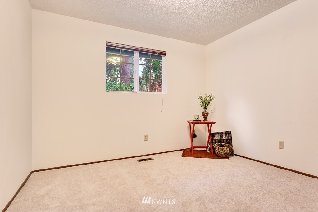 12612 176th Avenue Southeast Renton, WA 98059 - Photo 14 of 15