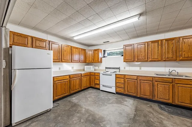 $169,900 | 8402 East County Road 200 South, New Point, IN 47240