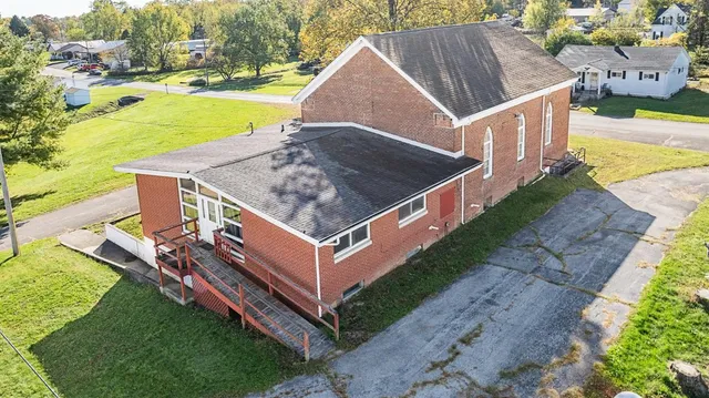 $169,900 | 8402 East County Road 200 South, New Point, IN 47240